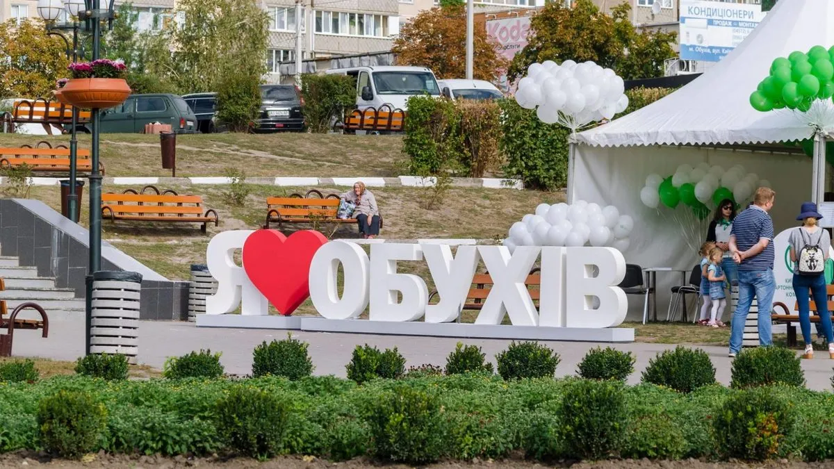 Танці на Алеї Слави під російську музику: поліція знайшла 13-річних дівчат та проводить перевірку