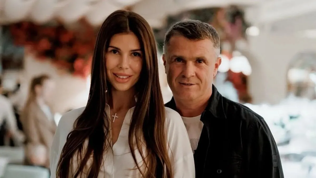 Ребров вчетверте став батьком: яку коляску обрав тренер збірної України і скільки вона коштує