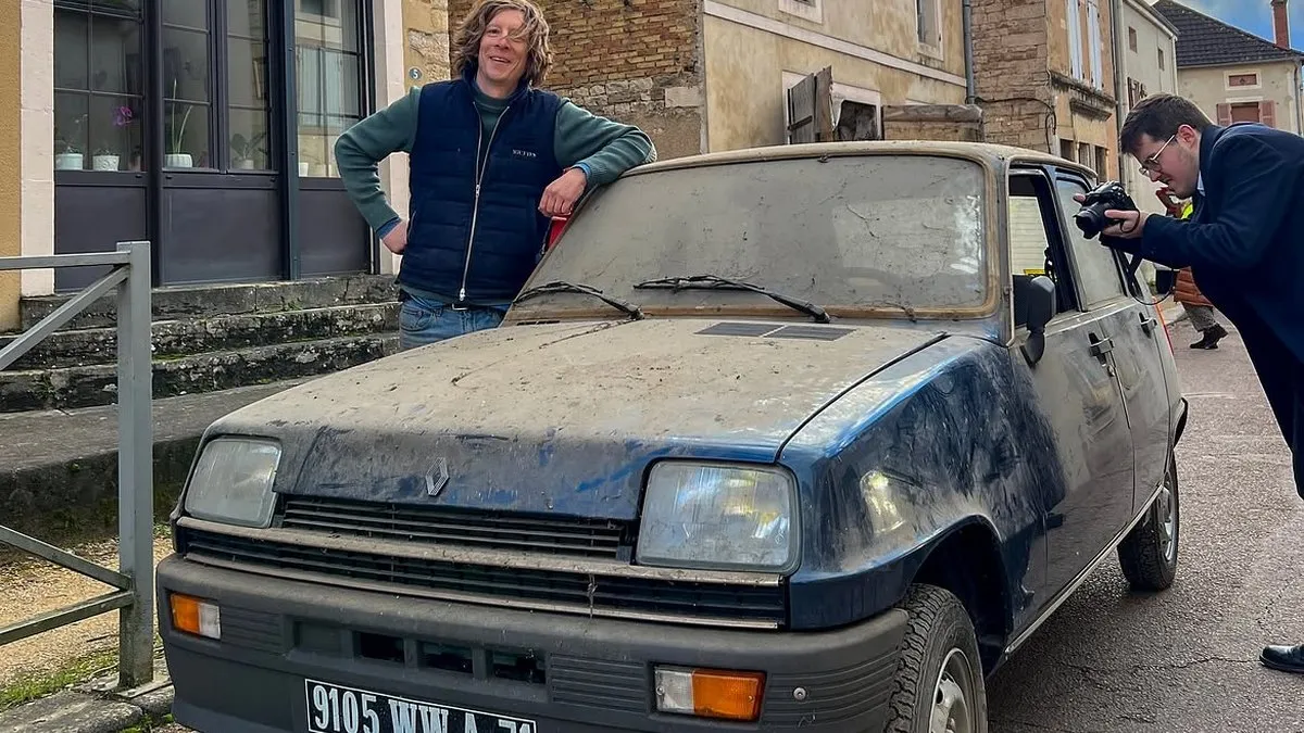 Проїхав лише 12 км за 43 роки: у Франції знайшли унікальний Renault 5 та продали за шалені гроші