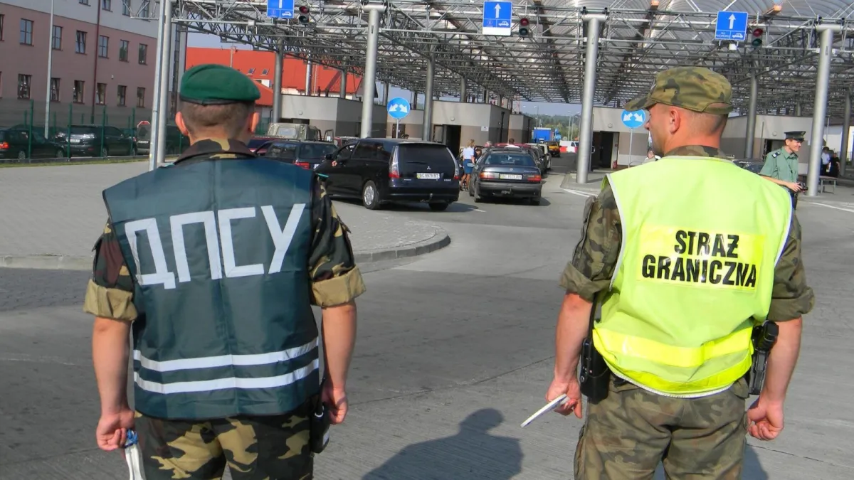 Уряд змінив правила виїзду за кордон: кого з чоловіків випускатимуть по-новому з 2026 року