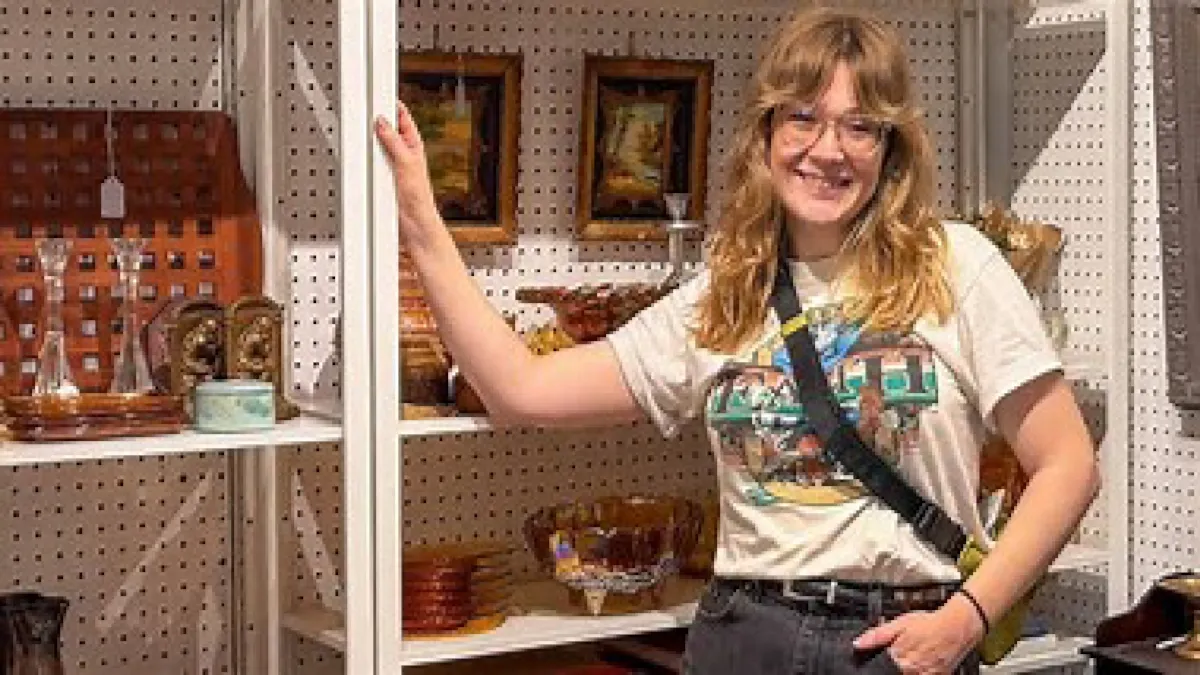 Купила за чотири долари: жінка випадково знайшла в секонд-хенді скарб XIX століття