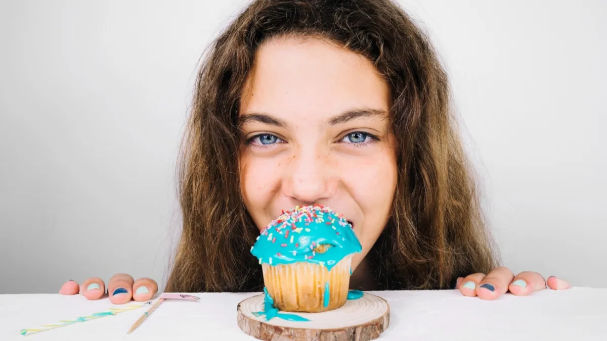 Чому постійно хочеться солодкого: головна причина криється у сніданку