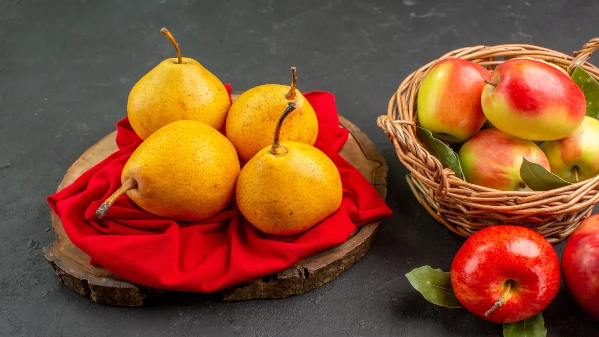 Яблуко чи груша: дієтологи визначили, який фрукт корисніший для здоров'я