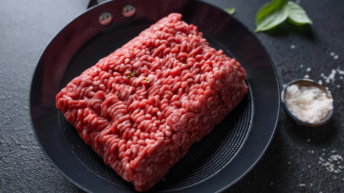 Небезпечна звичка на кухні: чому категорично не можна мити фарш