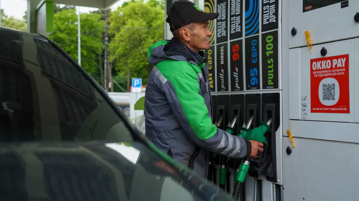 Чи буде бензин по 100 грн: експерт розповів, чого чекати та чи може уряд зупинити стрибок цін на пальне