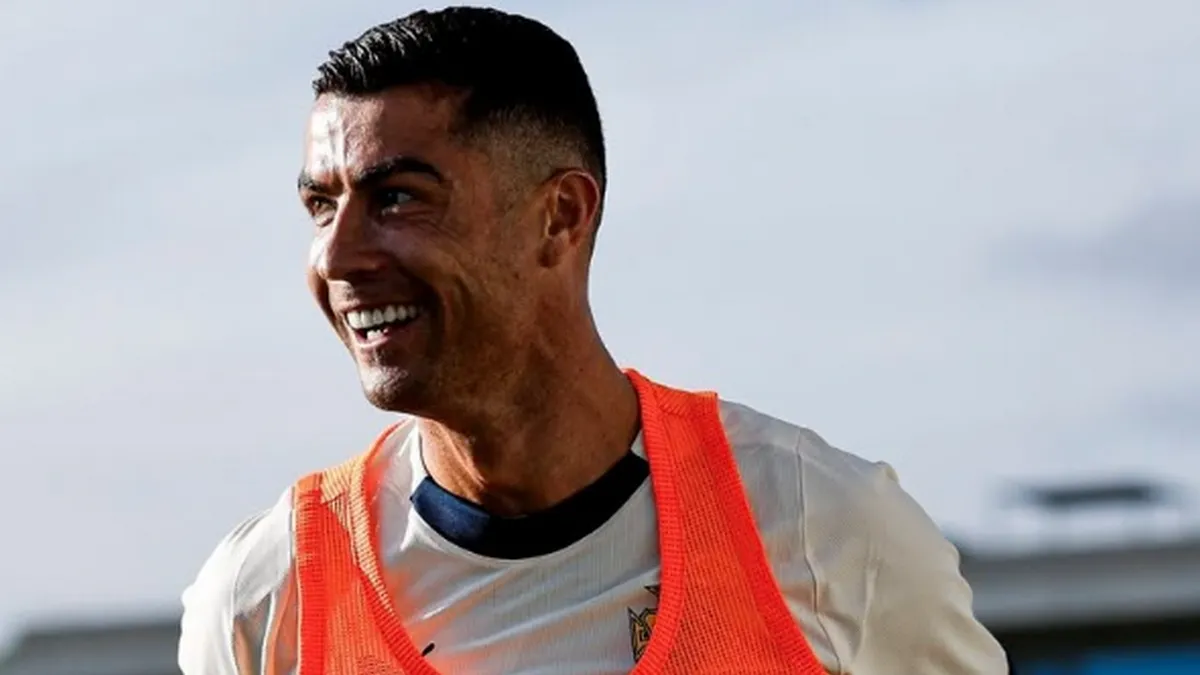 Чому Кріштіану Роналду фарбує нігті на ногах у чорний колір: несподіване пояснення