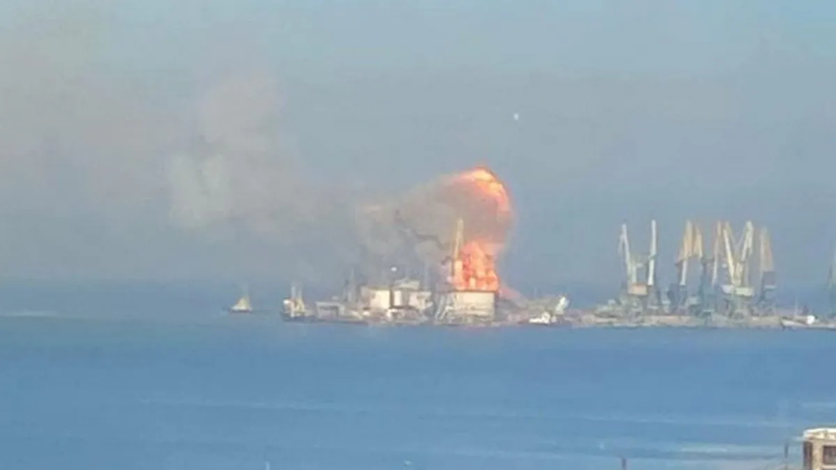 ГУР уразило корабель Чорноморського флоту Росії, вартість якого 60 мільйонів доларів: відео успішного влучання