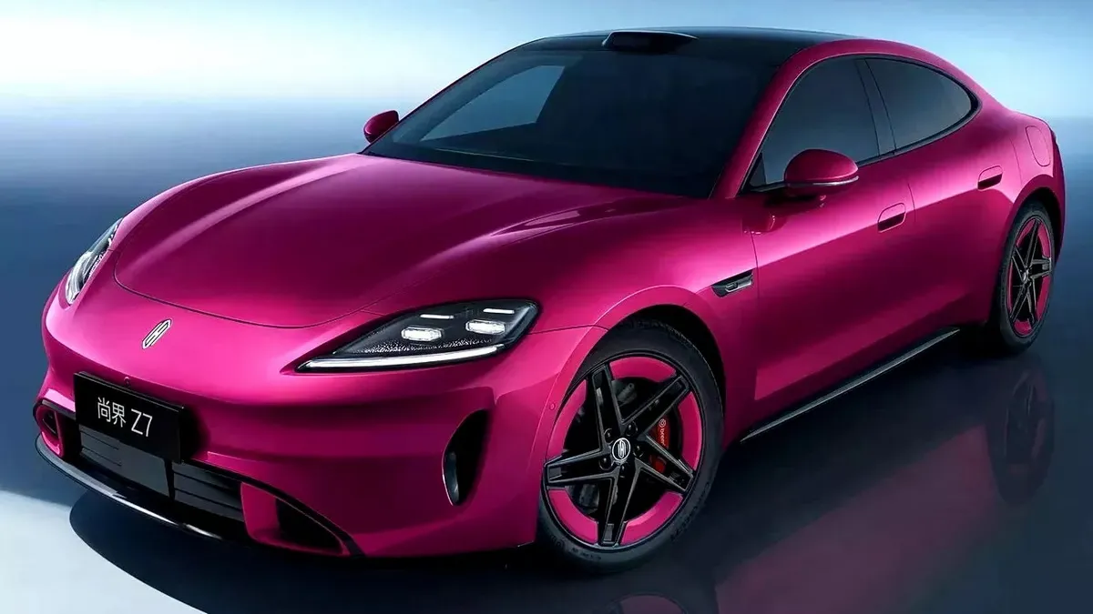 Китайці випускають клон Porsche Taycan: дуже схожий, але у чотири рази дешевший - фото SAIC Z7