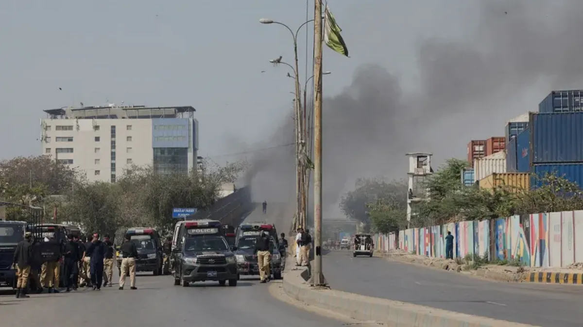 Американське консульство в Пакистані було атаковане після смерті Хаменеї: серед протестувальників є загиблі 
