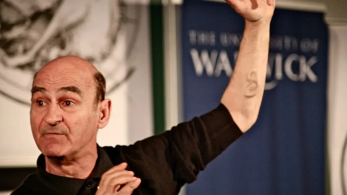 Художник імплантував вухо в руку: в чому ідея чудернацького проєкту Ear on Arm