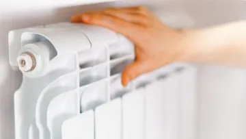 У Києві повертають тепло до будинків: мер міста Кличко назвав кількість багатоповерхівок без опалення