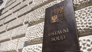 Росіянка одружилася з чехом по телефону та переїхала до Праги: суд дозволив її депортувати