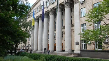 «Вони настільки великі»: в гуртожитках КНЕУ - навала тарганів та антисанітарія, студенти скаржаться на нестерпні умови