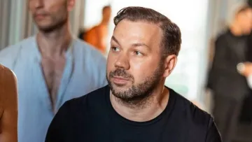 «Дивлюсь на руїни і мені боляче до сліз»: Андре Тан поділився бідою колеги, з якою починав кар’єру у Києві