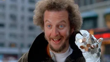 Бандит із фільму «Сам удома» вляпався у секс-скандал: актора спіймали на гарячому