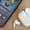 Apple випадково «розкрила» AirPods із камерами у бета-версії macOS: що про це відомо 