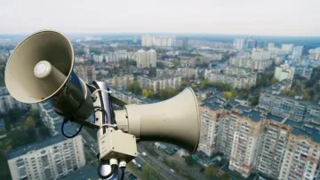 «Жовтий» та «червоний» рівні: У Києві можуть запровадити різні режими роботи закладів під час повітряних тривог