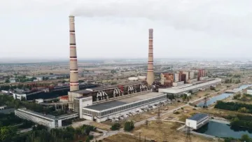 Дим і вибухи біля АЕС: МАГАТЕ фіксує обстріл теплоелектростанції, що живить реактори