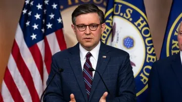 Спікер Палати представників США попередив про найтриваліший шатдаун в історії: як це відобразиться на Україні