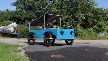 Вічний двигун на колесах? Винахідник створив електромобіль, який взагалі не потребує зарядки