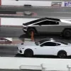 Ford Mustang GT проти Tesla Cybertruck: три заїзди завершилися з однаковим фіналом