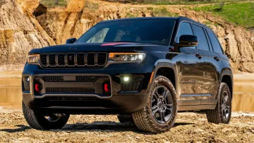 У 2027 році Jeep поверне у виробництво моделі Trailhawk та Overland: чим вразять нові Grand Cherokee