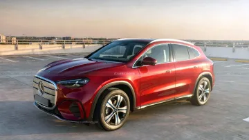 Еволюційний дизайн з сучасною начинкою: оновлений Mercedes-Benz GLA представлять в різних модифікаціях