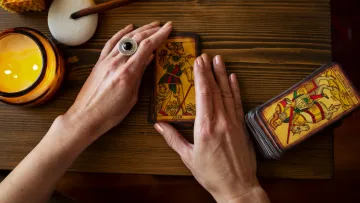 Дорослі рішення та чесність із собою: що пророкують карти таро на 14-19 квітня