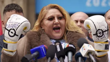 Румунську депутатку відправили на психологічну експертизу: вона погрожувала «зламати ноги» Зеленському