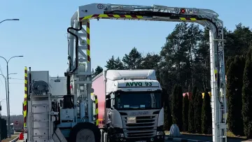 Непідкупні, швидкі і зручні: на кордоні з Польщею Встановлено сканери зі штучним інтелектом – що зміниться