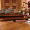 Моральні страждання через тісні туфлі: у Дніпрі чоловік вимагає 200 тисяч гривень через помилку продавця