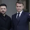 Зеленський нагородив Макрона орденом Свободи: за що його отримав французький президент 
