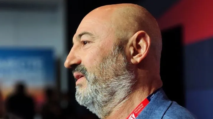 Змінив крісло на окопи: колишній учасник гурту «Любе» їде вбивати українців