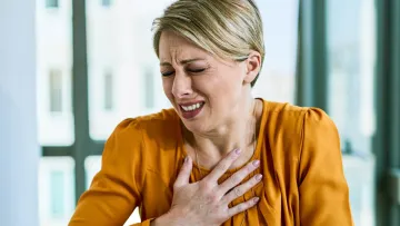 Невидимий вбивця: кардіологи назвали щоденну звичку, яка миттєво старить ваше серце