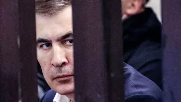 Перебуває у в'язниці, але привітав доньку: Міхеїл Саакашвілі показав 6-річну Алісу