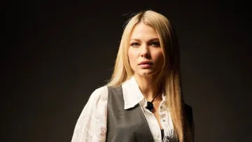 Спалив паспорт, бив та замикав удома: відома українська акторка зізналася про жахіття шлюбу з росіянином