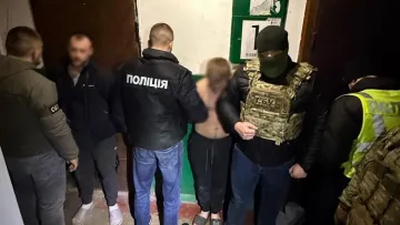 Поліція та СБУ затримали трьох причетних до теракту в Дарницькому районі Києва: ким вони виявилися