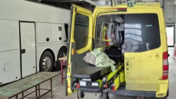Контрабанда у «швидкій»: на кордоні з Польщею в медичному авто знайшли понад 900 пачок сигарет