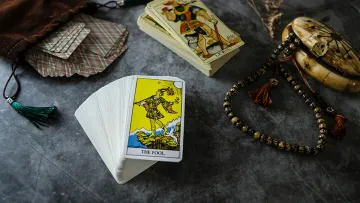 До гадалки не ходи: таро-блогерка має сплатити $10 мільйонів за наклеп - де вона помилилась