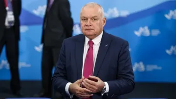«Дуже гарно себе почував у Києві»: відомий ведучий згадав, як пропагандист Кисельов заробляв в Україні