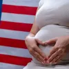 «Пологовий туризм» у США більше недоступний: Дональд Трамп підписав указ про обмеження громадянства 