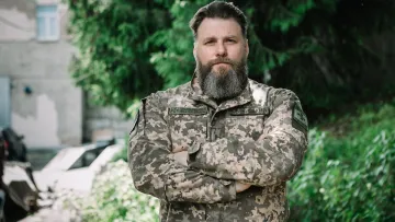 Володимир Ращук показав разюче фото «до і після»: актор-воїн різко схуд і прокачав тіло