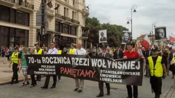 У Польщі викрили організаторів проплачених антиукраїнських мітингів: СБУ поділилася деталями 