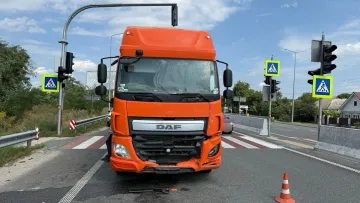 На Броварщині вантажівка зіткнулася з Renault: постраждала 16-річна дівчина