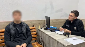 До 15 років за картридж: у центрі Одеси чоловік напав на працівницю кав’ярні