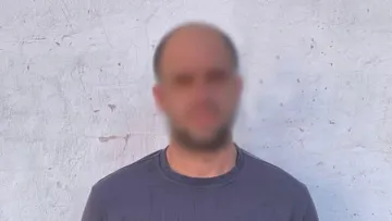 У Києві затримали чоловіка, який обкрадав квартири після нічного ракетного удару: подробиці від поліції