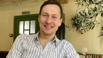 «У мене нікого там немає»: актор Костянтин Октябрський зізнався про російське коріння своєї матері