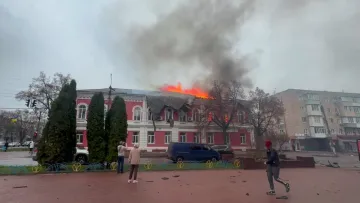 Ворожа атака на Чернігівщину: у Прилуках спалахнула будівля міської ради