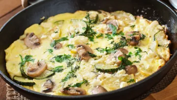 Краще, ніж омлет: дієтологи назвали 4 продукти, які надовго «вбивають» апетит