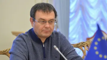Викладачам українських вишів можуть підвищити зарплати: Гетманцев повідомив, скільки вони будуть отримувати